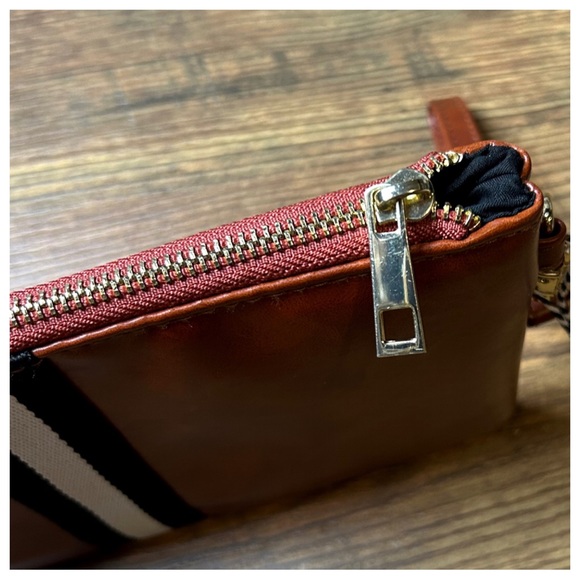 NWOT Funky Monkey Wristlet - Picture 4 of 9